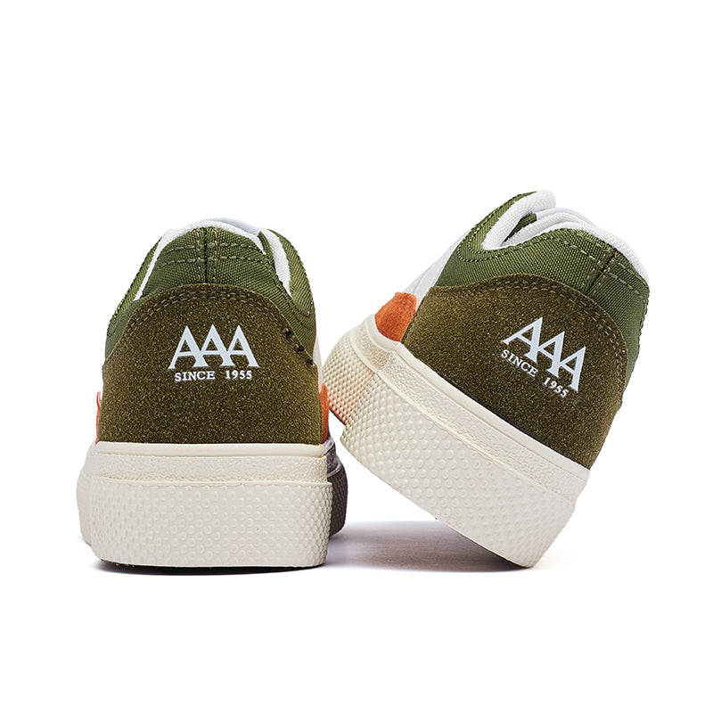 AAA 1955-yildan beri krossovkalar