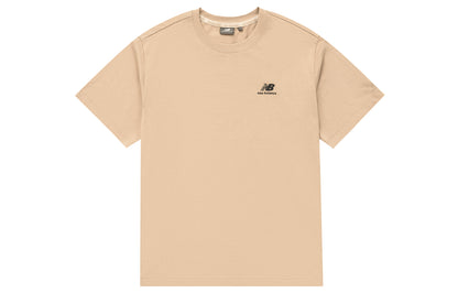 New Balans x pk kobrend seriyali skeytbord illyustratsiyasi Amerika kolleji uslubidagi tekis rangli kichik logotip asosiy nuqta sport simli dam olish uchun bo'sh kalta yengli futbolkalar erkaklar va ayollar bir xil modellar xaki