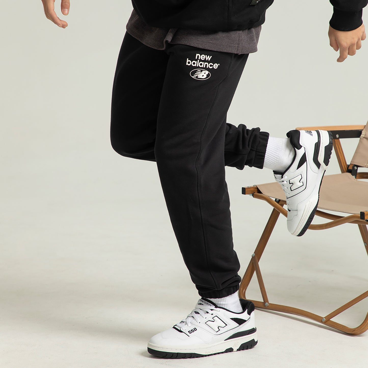 New Balance Solid Simple Trikotajli erkaklar qora sport shimlari