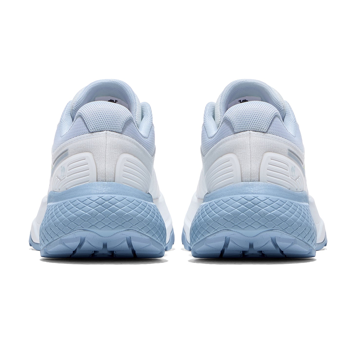 Ayollar uchun tuya krossovkalari