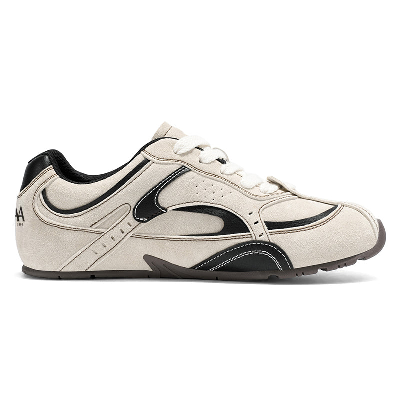 Erkaklar AAA 1955-yildan beri krossovkalar