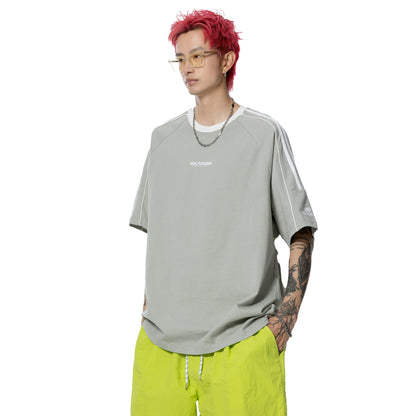 Kollej uslubidagi golfkross rangli to'qnashuv lentasi chiziqli yelkali yengli dumaloq bo'yinli qisqa yengli futbolka bir xil paragrafli erkaklar va ayollar