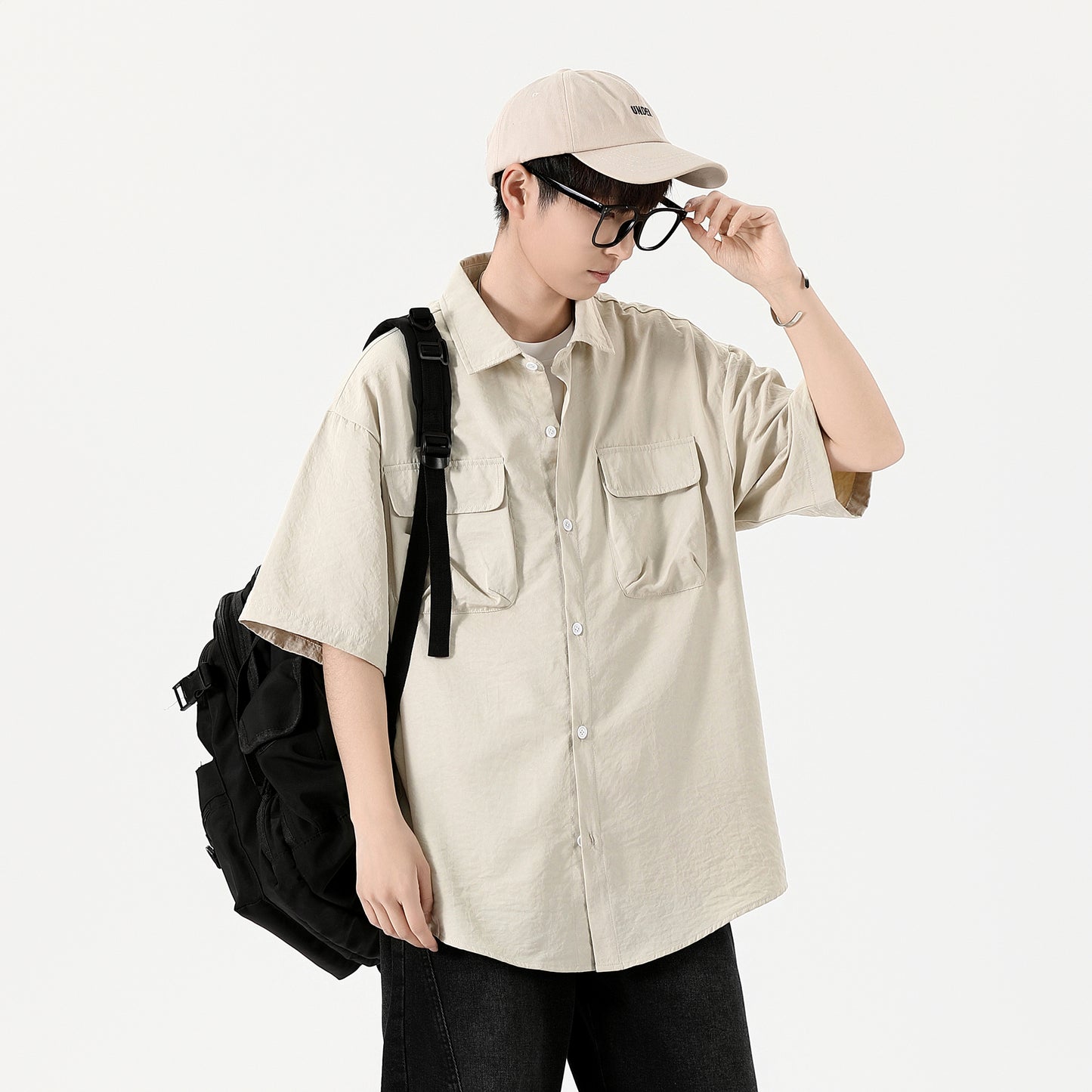 Igoi Amerika yuqori ko'chada qulay moda ish kiyimi nozik kesilgan tasodifiy ko'p qirrali tekis rangli oddiy bo'sh lapel qisqa yengli ko'ylaklar erkaklar va ayollar bir xil