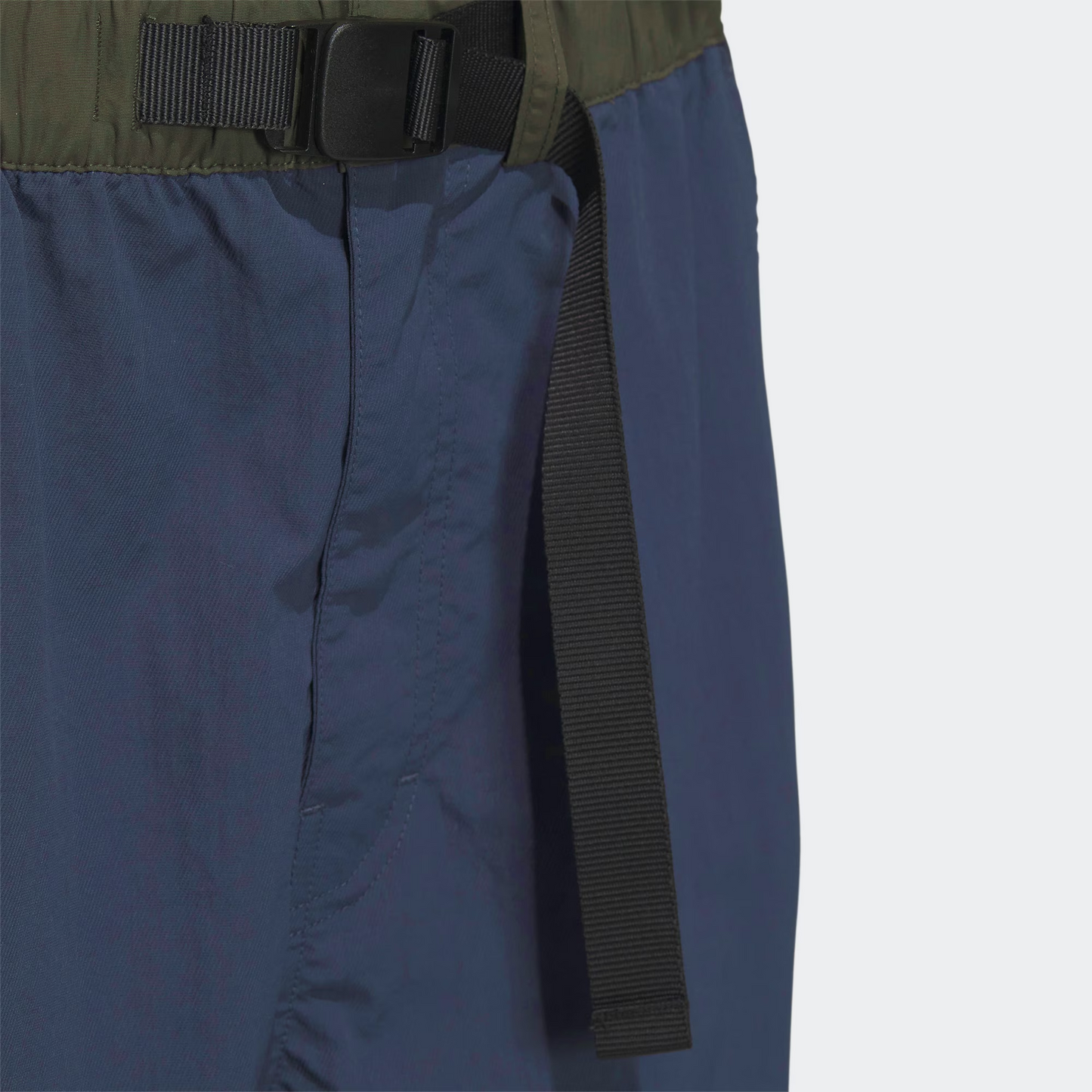 Erkaklar shortilari Adidas Originals Nagaba