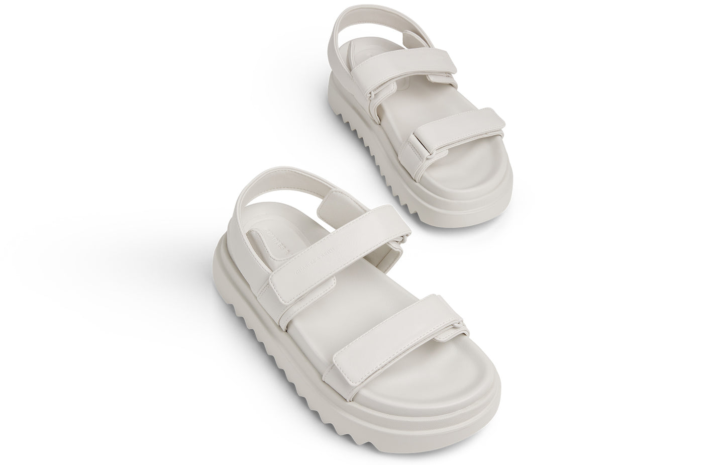 Charlz va Keyt ayollar sandallari