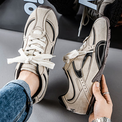 Erkaklar AAA 1955-yildan beri krossovkalar