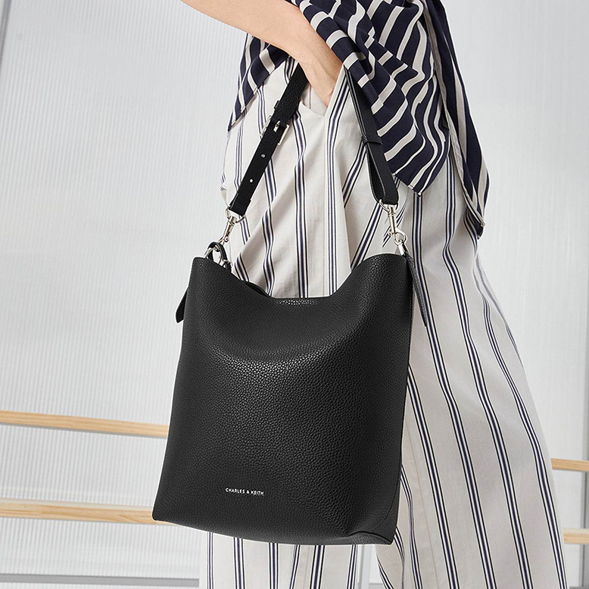 Сумка женская Charles&Keith Lychee Mother Bucket S - Boxette Shop