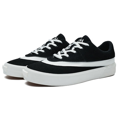 Erkaklar AAA 1955-yildan beri krossovkalar