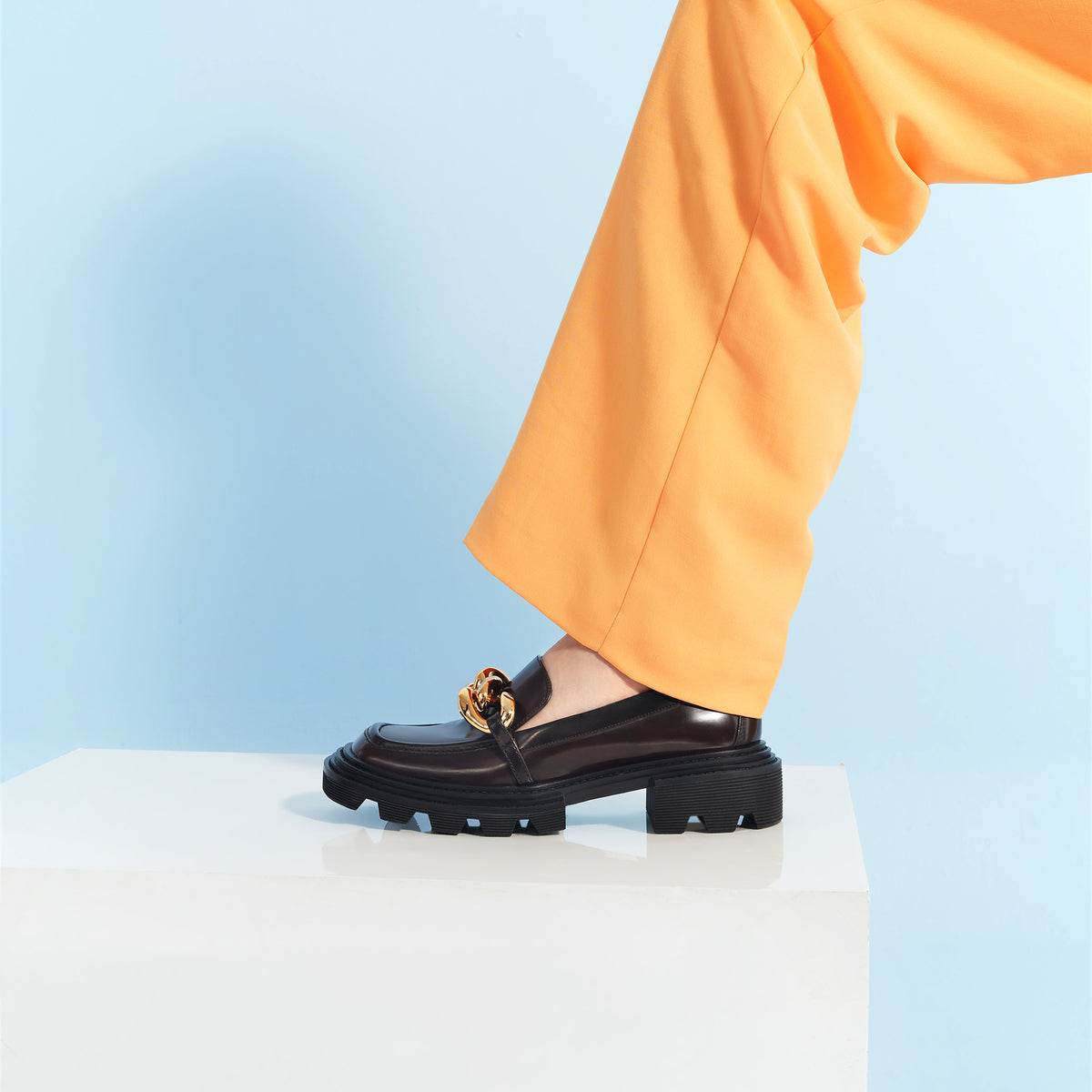Лоферы женские Charles & Keith с цепью - Boxette Shop