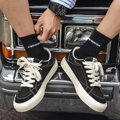 AAA 1955-yildan beri krossovkalar