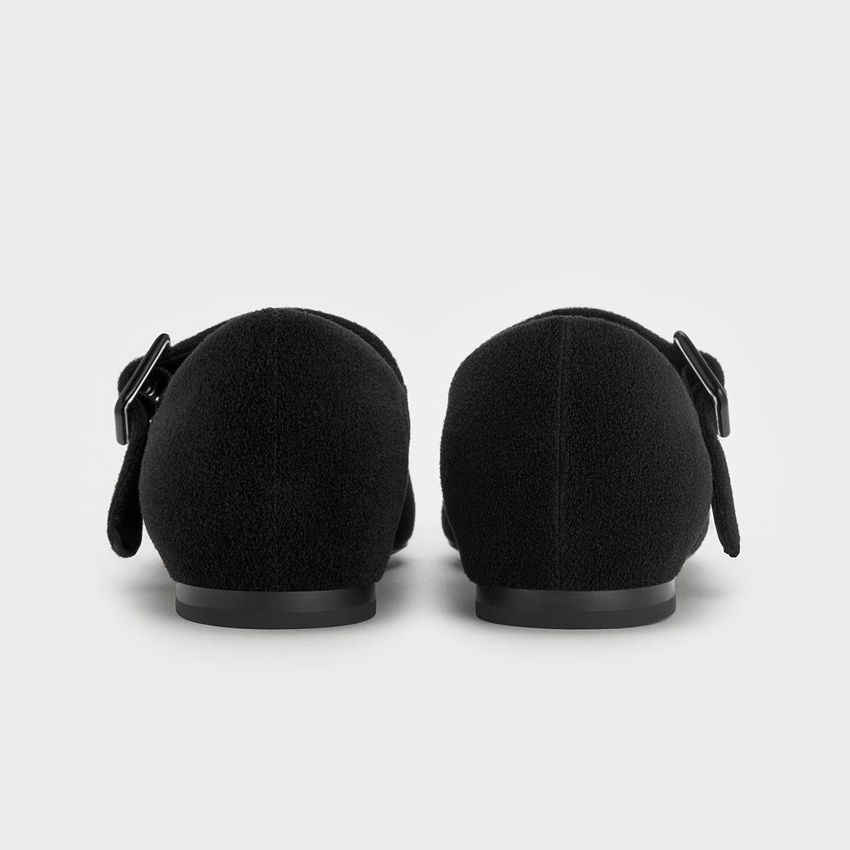 Charlz va Keyt ayollar poyabzali