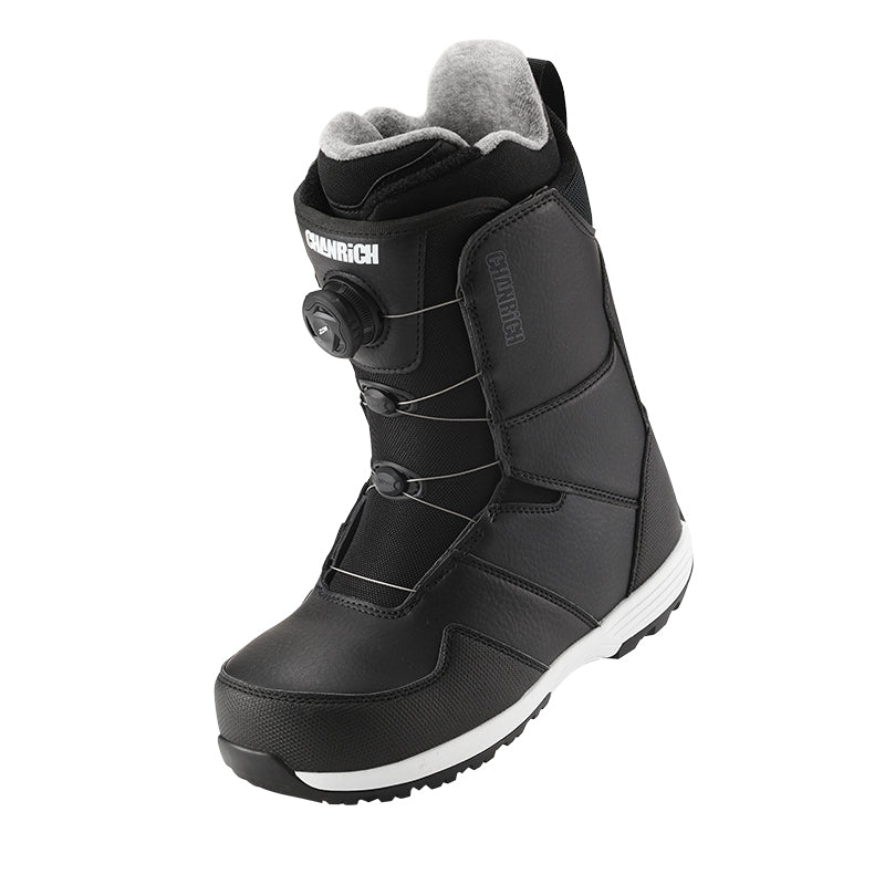 SKTA x Chanrich snoubord etiklari