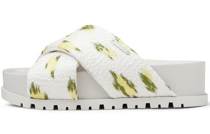 Charlz va Keyt flip-floplar