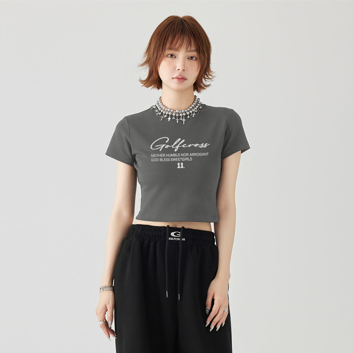 Golfcross shirin salqin ziravorlar qiz uslubi oddiy asosiy ko'p harfli logotipli bosma elkali qisqa yengli pullover yumaloq bo'yinli qisqa yengli yarim yengli ayollar futbolkasi