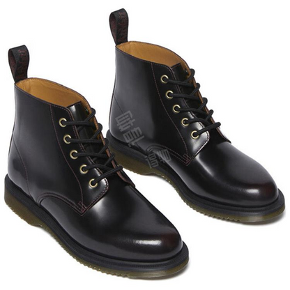 Erkaklar uchun Dr Martens etiklari