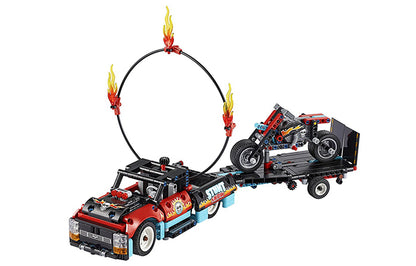 LEGO yuk mashinalari va velosiped stunt shousi (42106)