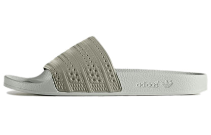 Adidas originals adilette slides удобные повседневные тапочки серые