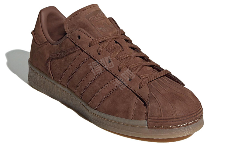 Ayollar uchun Adidas Superstar Series 82 krossovkalari