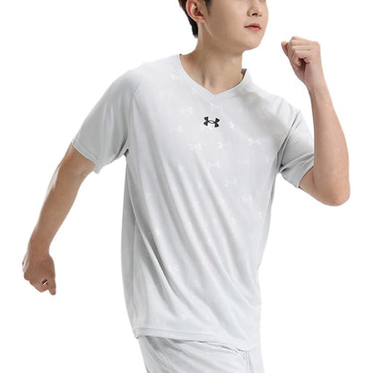 Under armour спортивный бег свободный дышащий быстро сухой полный печать v-образным вырезом плечо вставка короткий рукав футболка мужчины и женщины с моделями светло-серый
