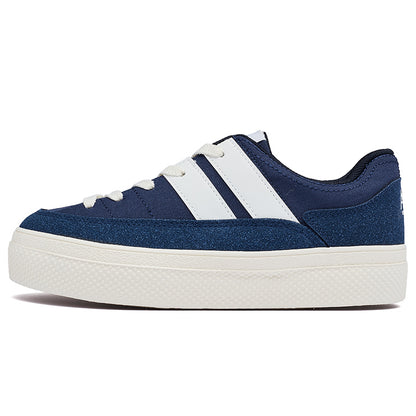 AAA 1955-yildan beri krossovkalar