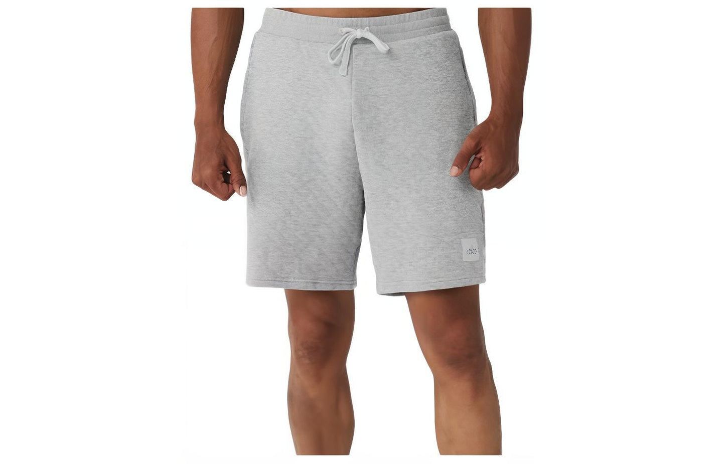 Alo Yoga Erkaklar uchun tekis rangli to'rli nafas oladigan tennis shorti