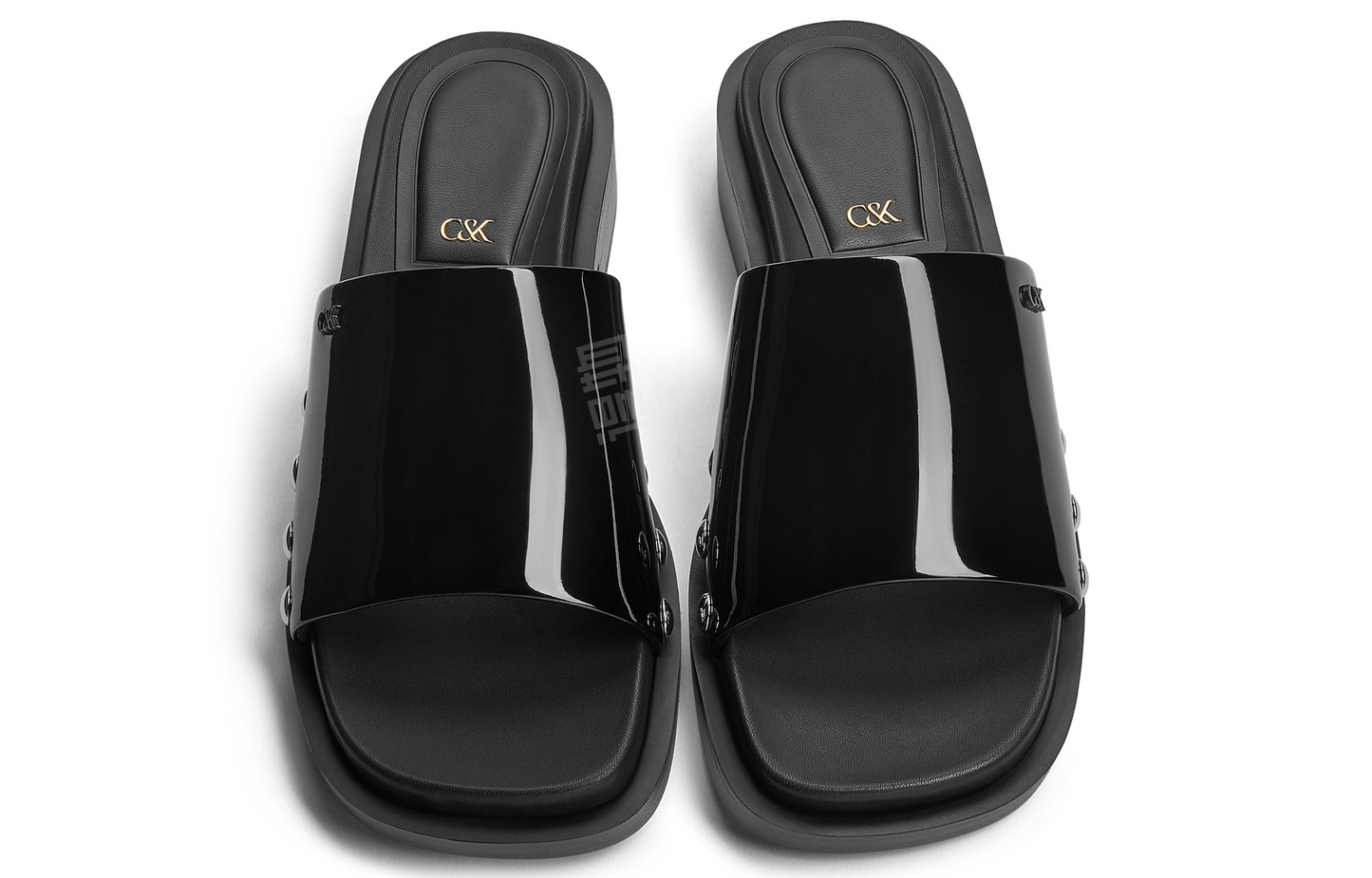 Шлёпанцы женские Charles&Keith ck