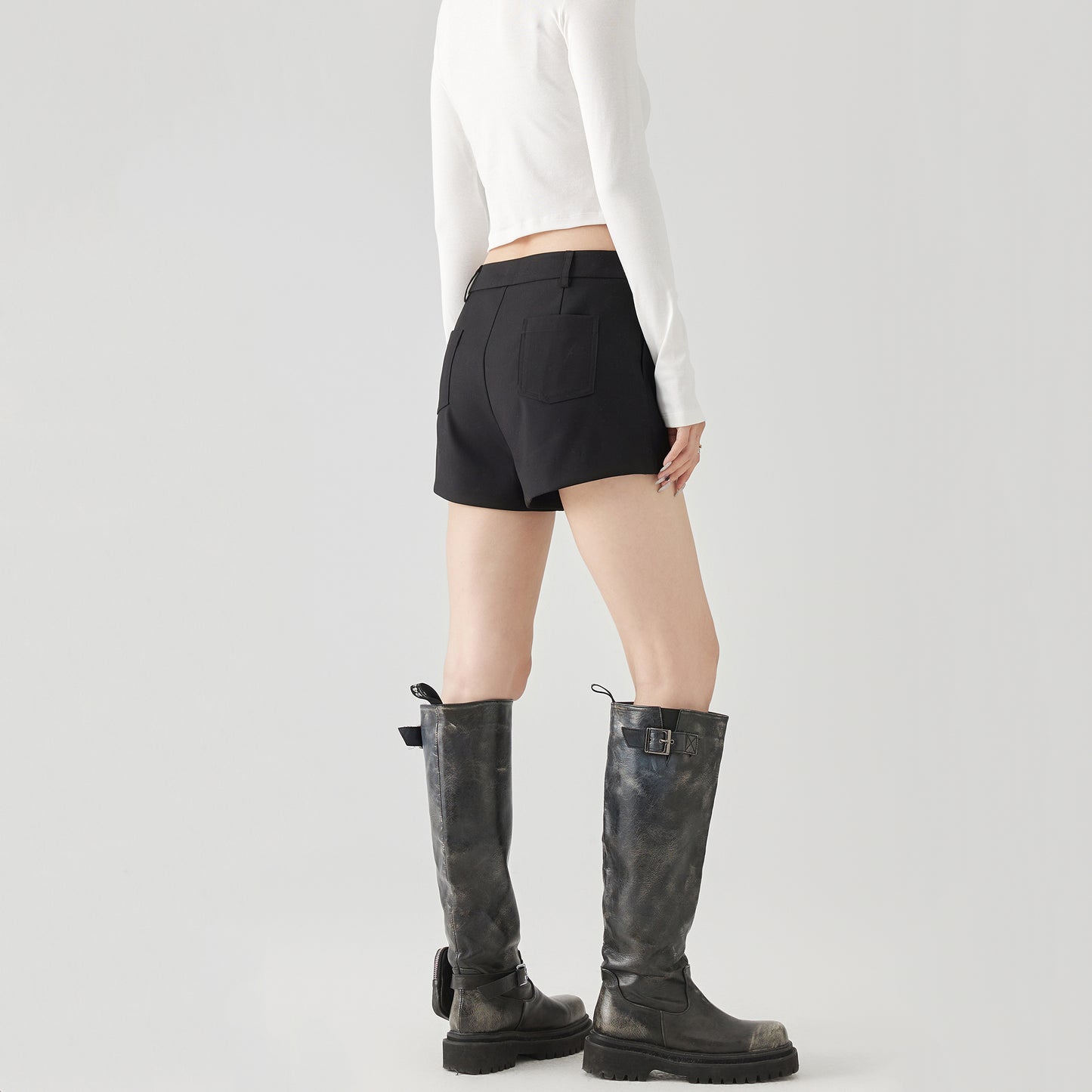 Ayollar uchun golfcross shortilari