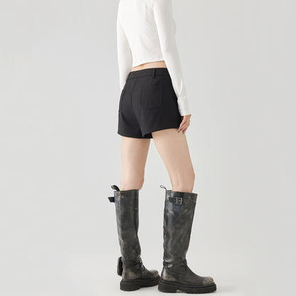 Ayollar uchun golfcross shortilari