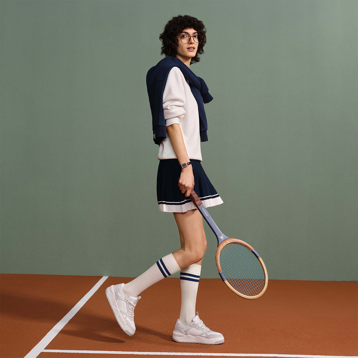 Le coq le coq sportif ayollar tennis kolleksiyasi vintage sport ekipaji bo'yinli kozok ayollar