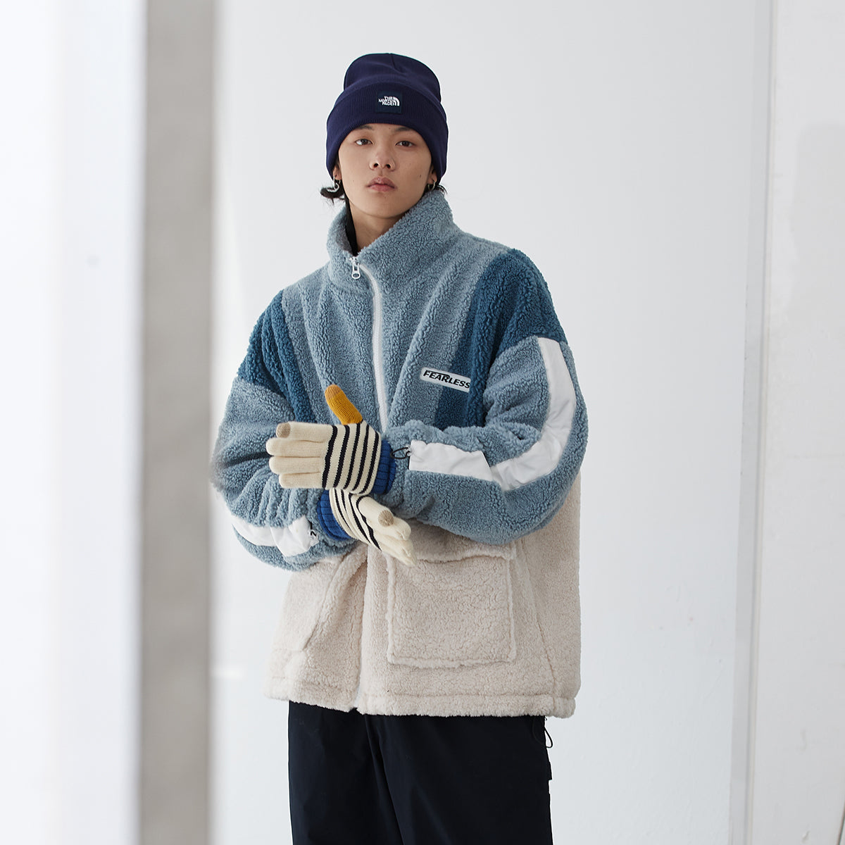 Golfkross ish kiyimi cho'ntaklari bir-biriga bog'langan to'qnashuv rangli qo'zichoq juni harflari yorlig'i qalinlashgan yoqa bo'sh paxta ko'ylagi bir xil narsali erkaklar va ayollar