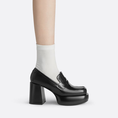 Charlz va Keyt ayollar poyabzali