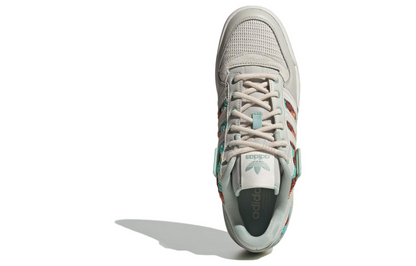 Adidas Originals Forum ayollar krossovkalari